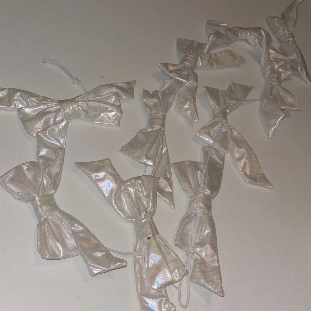 Iridescent Bow Garland Set of 2 White Pearly Garland Girlhoodcore Bow Garland